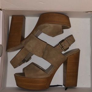 Aldo Maximo’s Block Heel Platform sz 8 LIKE NEW